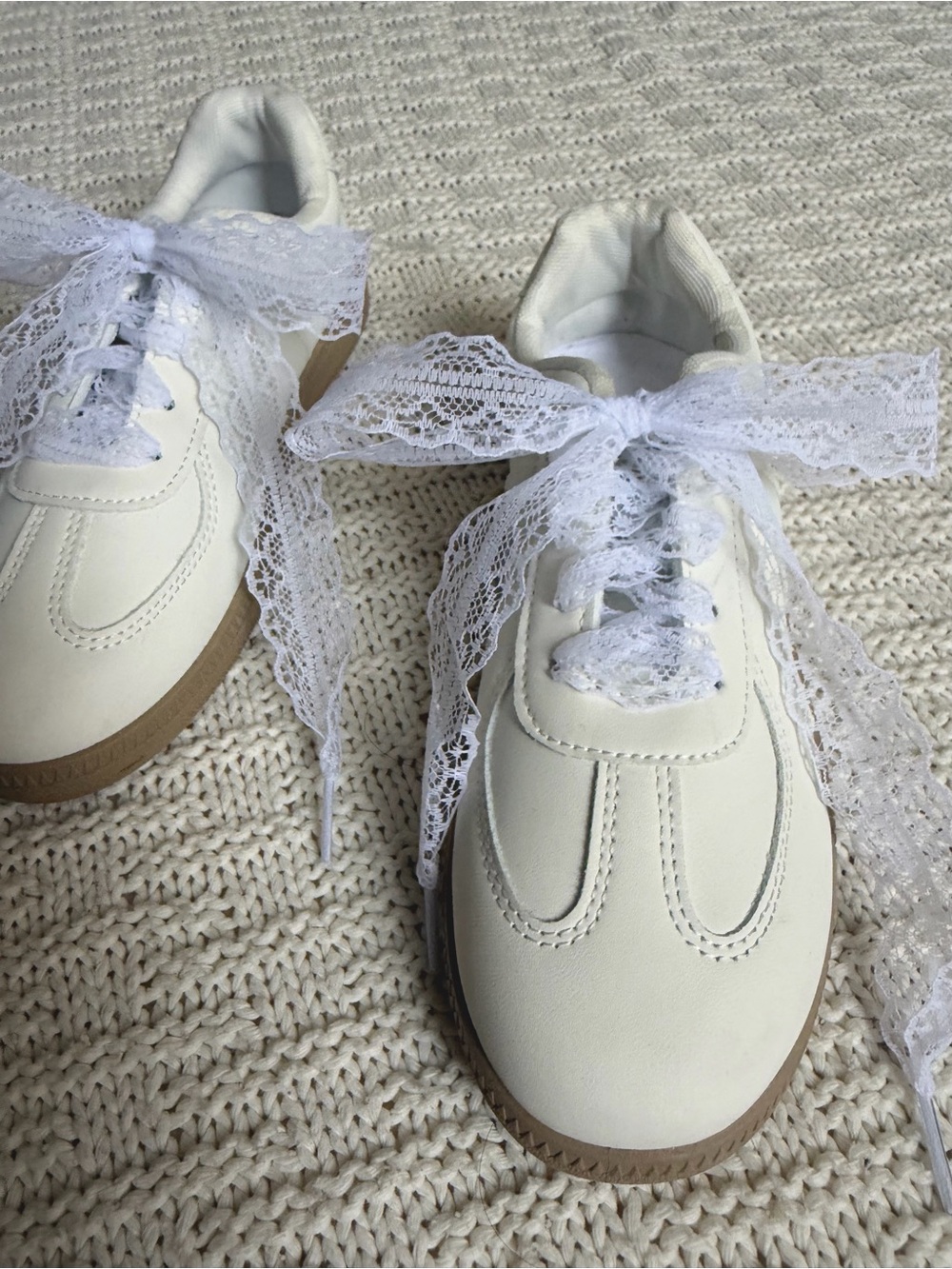 White Lace Ribbon Sneakers – EU 38 / US 7.5–8